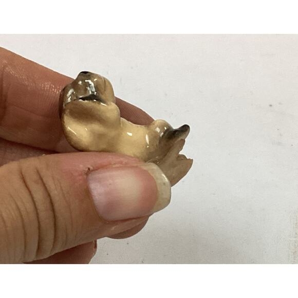 Hagen Renaker Beaver Paws Up Glazed Ceramic Miniature Figurine - Picture 6 of 8